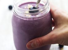 Enjoy a Berries and Oats Smoothie